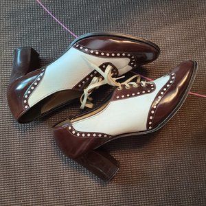 Vintage 1940s spectator pumps - Rare!